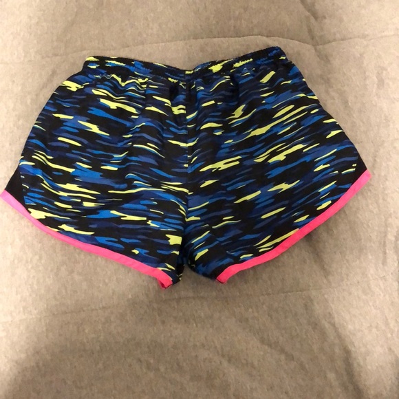 nike 5k tempo running shorts - Picture 3 of 4